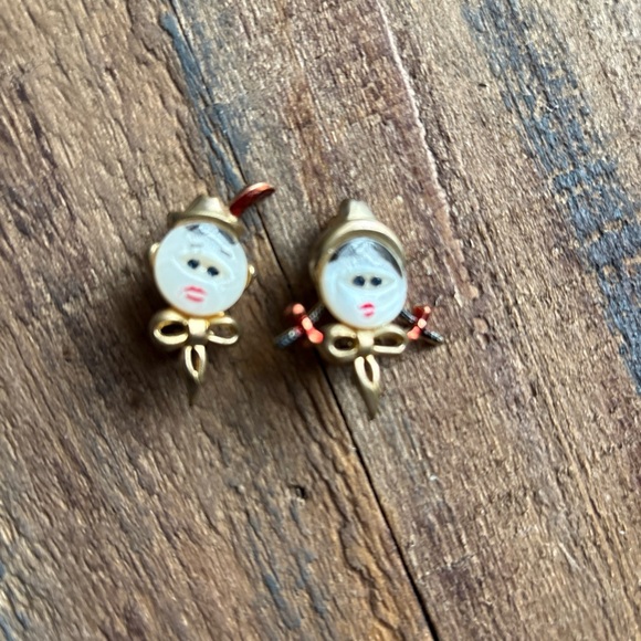 Uncas 1949 Figural Face Boy with feather Girl with Pigtails Brooches - Picture 2 of 6